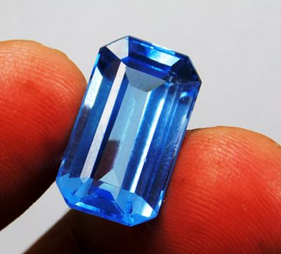 -14.50 Ct Blue Topaz Emerald Cut Gemstone – Rare Beauty