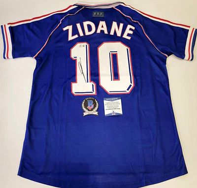 חולצה איכותית ויוקרתית חתומה של זינדין זידאן השחקן האגדי של צרפת. חולצה כדוגמת החולצה מאליפות 