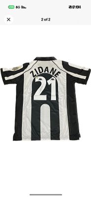 חולצה איכותית ויוקרתית חתומה של זינדין זידאן השחקן האגדי של צרפת. חולצה כדוגמת החולצה מקבוצת 