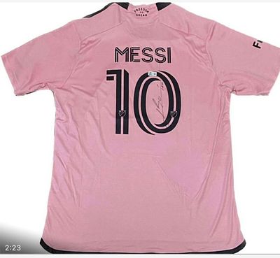 חולצה חתומה ויוקרתית של ליונל מסי בקבוצת אינטר מיאמי. שנת 2024-2025. חולצת משחקי בית רשמית. של 