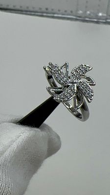 טבעת פרופלור קינטי, השבשבת מסתובבת על האצבע, נדיר ויפהייפה. מזהב גולדפילד לבן 14 ק.