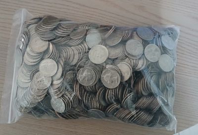 עלה כעת! מקבץ ענק של 950 מטבעות רבע דולר ארצות הברית שנים.
משנות ה60 עד שנת 2022 עם דמות מדינות 