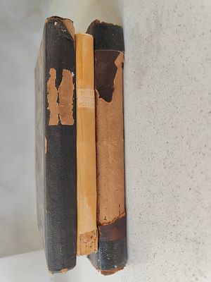 3 ספרי הלכה חשובים. 1) ספר אבקת רוכל למרן הבית יוסף, בו ליקט וקיבץ שאלות חכמי דורו וגאוני זמנו 