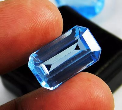 14.50 Ct Blue Topaz Emerald Cut Gemstone – Rare Beauty