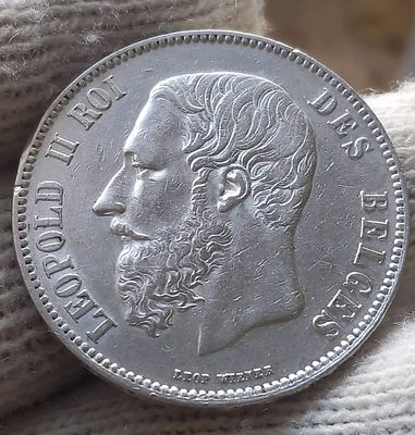 בלגיה- מטבע כסף בעריך 5 פרנק משנת 1870. עשוי מכסף 900 , משקל 25 גרם , קוטר 37 מ"מ מטבע גדול ומבוקש