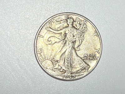 ארה"ב 1942
חצי דולר כסף 0.900 מצב יפה !