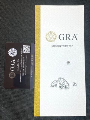 מוסאנייט יפהפה מוכן לשיבוץ! 1.2 קראט D 
7 מ"מ RS
תעודה של GRA