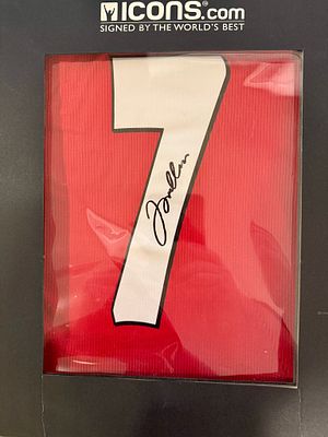 חולצה נדירה מאוד ומיוחדת חתומה על ידי דיווד בקאם קבוצת מנצ׳סטר יונייטד 1999. משחק בית. זכה 