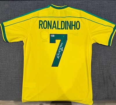 חולצה מיוחדת וחתומה של רונאלדיניו נבחרת ברזיל. חולצת בית. World cup. מאומתת על ידי Beckett