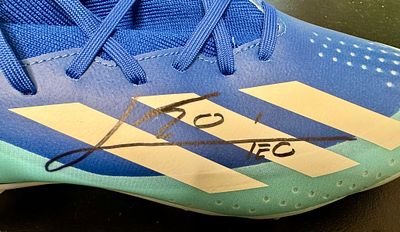 נעל כדורגל מיוחדת ונדירה של ליונל מסי. מאומתת על ידי חברת Beckett Witnessed