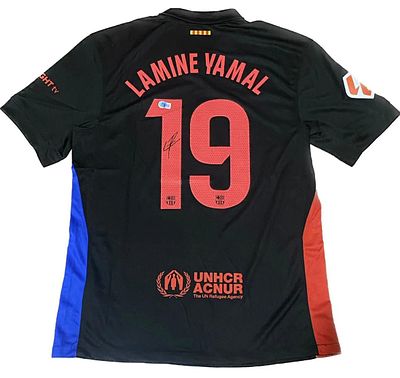 חולצה יוקרתית ונדירה חתומה של הכוכב יאמין יאמל של נייק. במדי נבחרת ברצלונה . משחקי חוץ בלה 