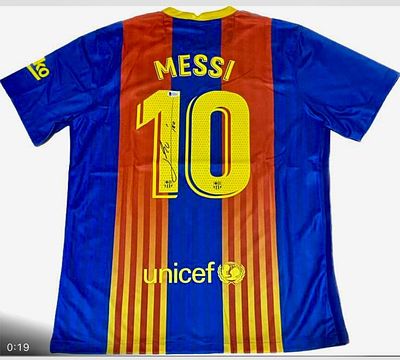 חולצה חתומה מיוחדת של ליונל מסי ברצלונה 2020-21 הוצאה מיוחדת. מאומתת על ידי Beckett.