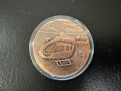 מדליה מיוחדת של מסוק Lakota של צבא ארה״ב.