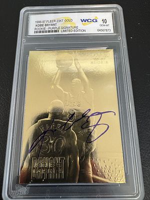 קלף של קובי בראיינט מיוחד מוזהב 23k שיצא במהדורה מצומצמת מסידרת החתימות מדורג 10. Rookie- 