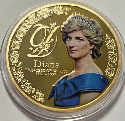 לאוהבי בית המלוכה האנגלי.
מטבע הנצחה 5 פאונד 1997 לזכר הנסיכה דיאנה , מטבע גדול וצבעוני נמצא 