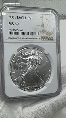 Eagle כסף 2001 MS69. 🦅 מטבע **דולר איגל כסף 2001** בדירוג MS69! 💎 יופי נדיר לאספנים. הזדמנות 
