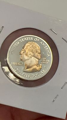 מטבע נדיר ביותר! רבע דולר ככל הנראה מצופה זהב- או בעל פטינה מוזהבת טבעית מאורך הזמן שהיה בכספת 