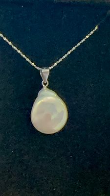 שרשרת פנינה בארוק טבעית, גדולה ונדירה! בשרשרת כסף 925. ✨פנינה בארוק אמיתית ✨בגימור מבריק! תליון 