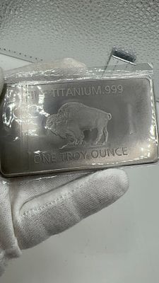 מטיל טיטניום באפלו. מטיל טיטניום טהור 🐃 במשקל אונקיה טרוי! ✨ יופי נדיר וערך אספני 💎. הזדמנות 