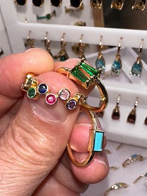 לוט 7 טבעות זהב גולדפילד עם אבני חן, עגילי קריסטל מרהיבים, טבעות רחבות בעבודה מיוחדת מזהב 