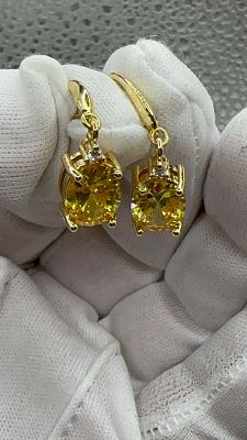 זוג עגילי כסף מצופות זהב 14 קארט עם אבני סיטרין צהובות, מרהיבות, מלוטשות אובלי.