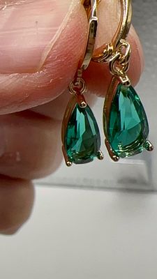 עלה עכשיו! זוג עגילי קריסטל טורקיז