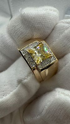 ✨ טבעת זהב גולדפילד **יוקרתית** משובצת יהלום מואסנייט צהוב מרהיב! 💍 הוספה מושלמת לכל הופעה, עם 