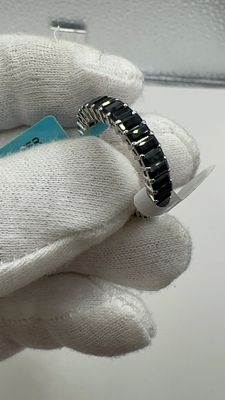 טבעת אוניקס שחור טבעי!. ✨ **אלגנטיות נצחית**! ✨ טבעת משובצת אבנים שחורות מרהיבות. תוספת 