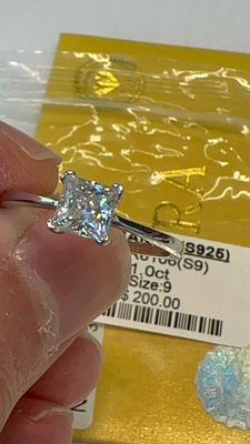 נדיר! מואסנייט 1 קראט! בליטוש מיוחד, משובץ בטבעת כסף 925.