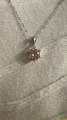 שרשרת אבן מואסנייט וורודה מדהימה! שרשרת ותליון מאבן מואסנייט Sakura Pink, וורודה ונוצצת 