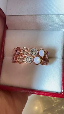 טבעת נדירה ביופיה! קריסטל סבורובסקי במגוון צבעים! מרהיבה ביופיה.