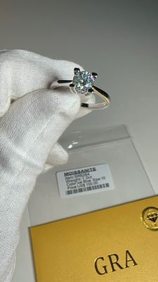 טבעת מואסנייט 1 קראט מרהיבה