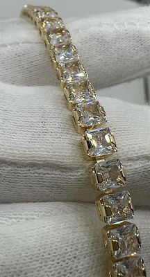 אחד הצמידים היפים של המכירה צמיד יהלומי מואסנייט נוצצים וגדולים בליטוש מרובע!. ✨ הברק המושלם! ✨ 