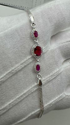 צמיד כסף מדהים עם אבני רובי אדומות