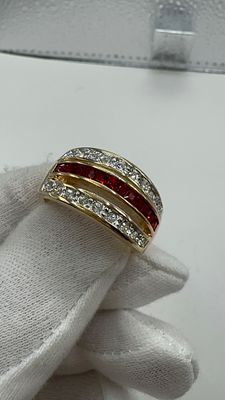 💍 טבעת זהב גולדפילד משובצת אבני חן נוצצות! בעבודה מיוחדת ✨ קלאסיקה **יוקרתית** בעיצוב מרהיב. 