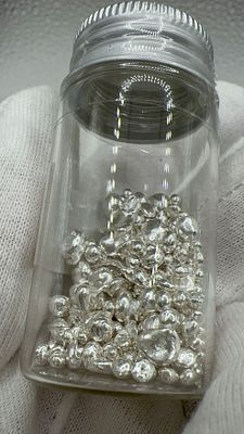 50 גרם כסף טהור 999.9 – גרגירים. ✨ 50 גרם **כסף טהור 999.9** בצורת גרגירים מבריקים. 💎 השקעה 