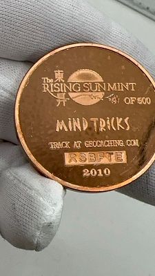 מטבע אילוזיה מסובבים אותו לגוונים מיוחדים. הנפקה מוגבלת. פתיחה-$20