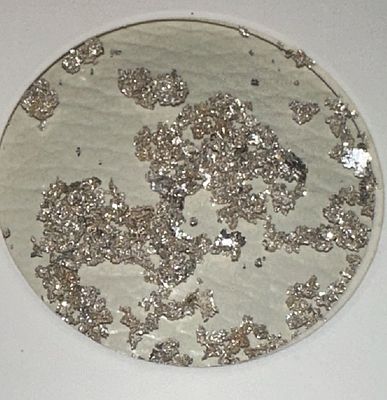 1.5 גרם נסורת כסף טהור 999 ממפעל הכסף המיוחד בארה״ב. שבבי חריטה מבריקים ויפים. פתיחה-$20