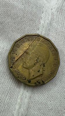 טעות! מטבע 3 פנס עם פציעה לכל אורך הגלם. טעות חמורה במטבע 3 פנס מטבע אספני עם פציעה רצינית בזמן 