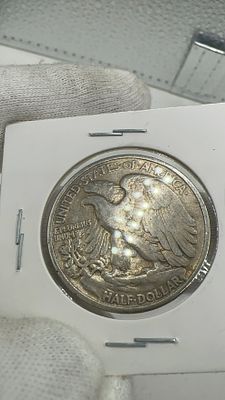 חצי דולר כסף 1943. מטבע כסף✨ **נדיר** ✨ משנת 1943! הזדמנות לאספנים 🪙. עיצוב **קלאסי** ומרשים. 