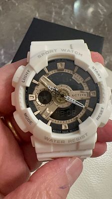 🔥 שעון יד **אקטיבה** חדש לגמרי! 🔥 מראה עוצר נשימה בעיצוב מודרני ועמיד במים. 💧 אלגנטיות 