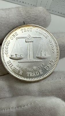 נדיר! מטבע אונקיית דולר כסף עתיק עם טונינג פטינה טבעית צבעונית. 🪙 מטבע אונקיית דולר כסף נדיר עם 