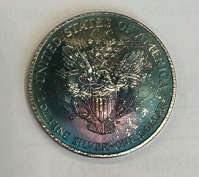 נדיר! מטבע אמריקאי מסוג Silver Eagle משנת 2002, עשוי כסף טהור במשקל 1 אונקיה (31.1 גרם). עם 