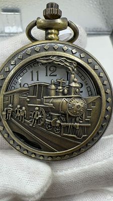 שעון כיס וינטג׳׳ עם שרשרת Invicta. 🕰️ שעון כיס **וינטג'** מבית Invicta! עיצוב קלאסי עם מכסה 