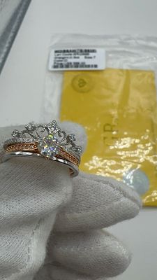 נדיר! לוט 2 טבעות שמתאחדות לטבעת כתר משובצת במואסנייט. ✨ טבעת **אלגנטית** בעיצוב כתר מלכותי! 👑 