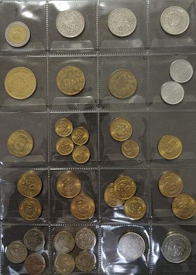 לוט מטבעות מדרום ומרכז אמריקה, בעיקר
מקסיקו, קובה, פרו, ייתכן גם קולומביה ומדינות נוספות באזור. 