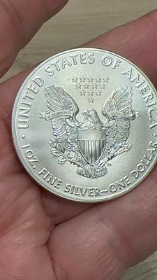 איגל כסף 2016. מטבע 🦅 **איגל כסף אמריקאי 2016** 🪙! הוספה מנצחת לאוסף ✨. עיצוב מרהיב וערך אספני 