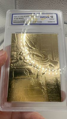 נדיר! דארת' ויידר קלף זהב 23K. 🌟 פריט אספנים נדיר! כרטיס דארת' ויידר מצופה **זהב 23 קראט** משנת 