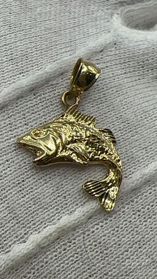 תליון דג זהב 14 ק.1.21 גרם. ✨תליון דג 🐠 מרהיב מזהב הם 14 ק.✨ תכשיט **ייחודי** עם פרטים מדהימים. 