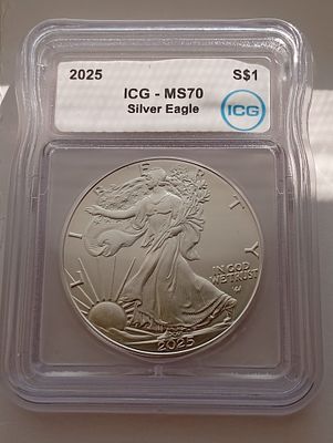 מטבע סילבר איגל MS70 משנת 2025. מטבע זה הוא פריט אספנות מבוקש מאוד עשוי כסף משובח 0.999, במשקל 